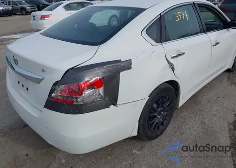 2015 Nissan Altima 2.5/2.5 S/2.5 Sl/2.5 Sv из США, поврежденный, VIN 1N4AL3AP9FC497703